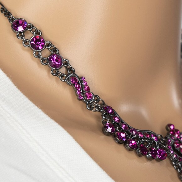 POFJ Rhinestone Necklace With A Dangling Faux Gem Surrounded By Smaller‎ Ones - Picture 9 of 11